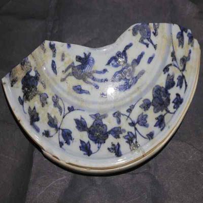 明.万历青花缠枝牡丹纹瓷片