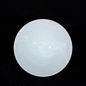 影青暗刻荷叶纹斗笠杯