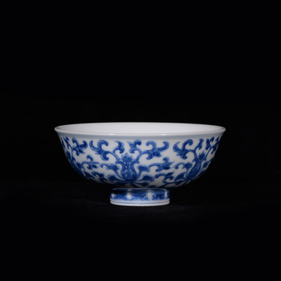 青花宝相花卉纹斗笠杯