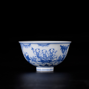 青花婴戏纹茶碗