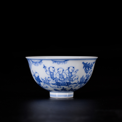 青花婴戏纹茶碗