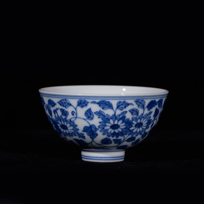 青花菊花纹莲子杯