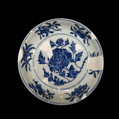 明代宣德青花折枝花大盘