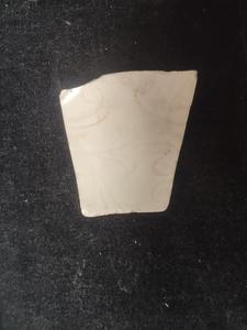 南宋定窑刻花瓷片
