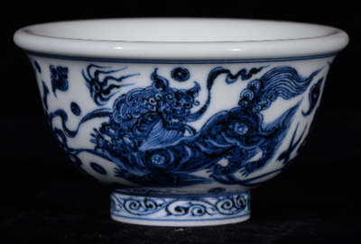 仿明永乐青花缠枝连纹压手杯-双狮纹