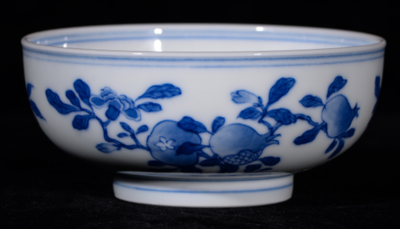 青花三多纹敞口杯