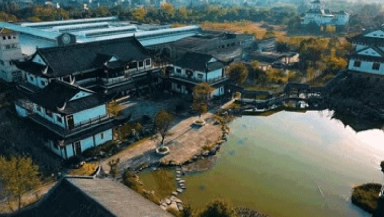 黄青:融古创新,承继“御窑精神”,景德镇制瓷世家三代传人的陶瓷心语 - 景德镇皇窑陶瓷艺术博物馆
